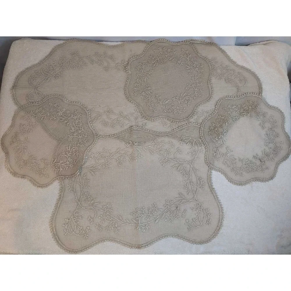 Vintage Lace Runner and Doilies Set Floral Embroidered Table Home‎ Decor